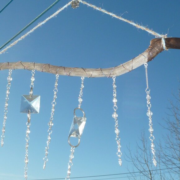 Suncatcher N Treated driftwood, cut glass pieces and Swarovski crystals - Picture 1 of 2